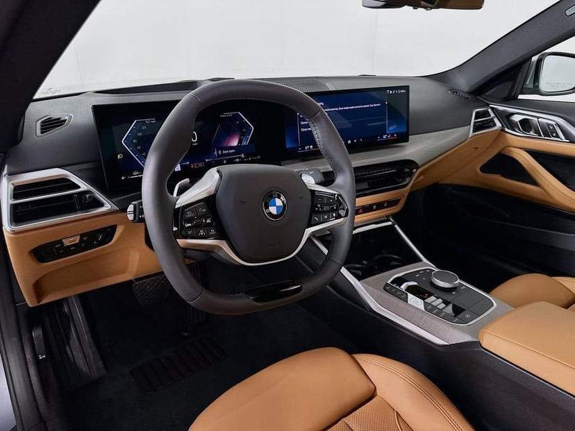 2025 BMW 4 Series - Image 9