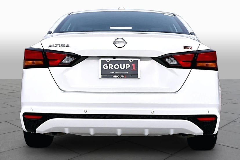 2025 Nissan Altima - Image 5
