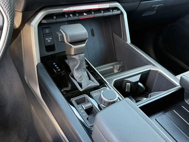 2025 Toyota Tundra - Image 21