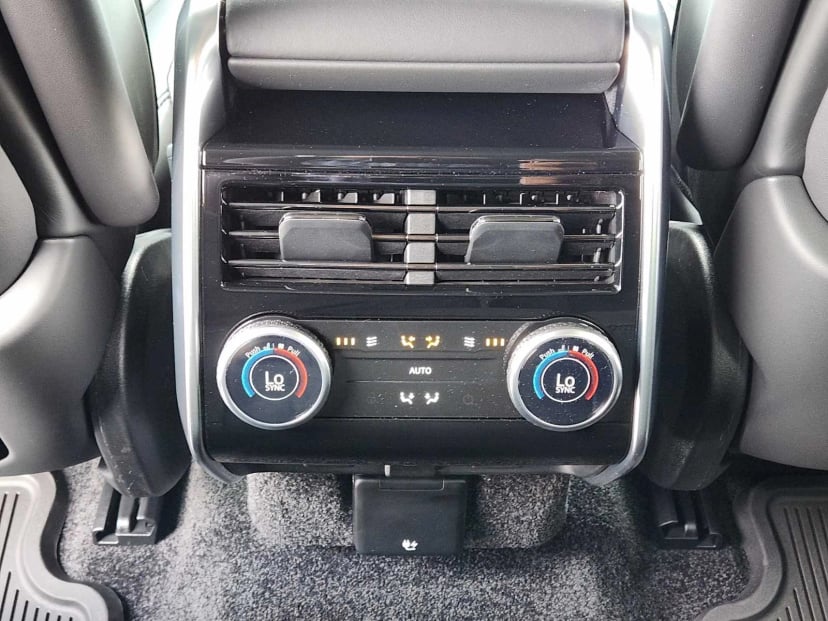 2026 LAND ROVER Range Rover - Image 30
