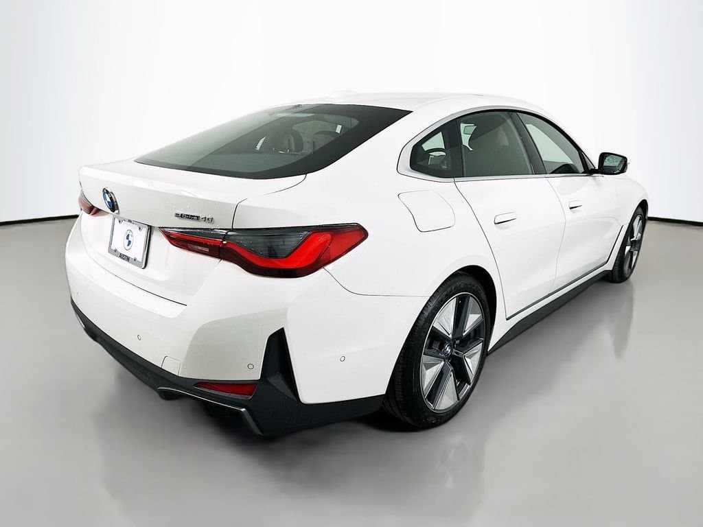 2026 BMW i4 - Image 5