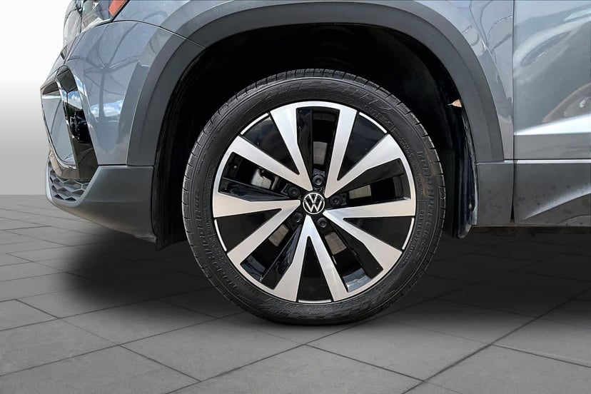 2022 Volkswagen Taos - Image 11