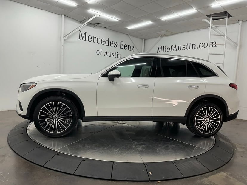 2026 Mercedes-Benz GLC - Image 3