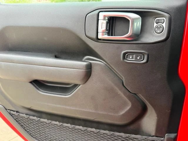 2025 Jeep Wrangler - Image 22