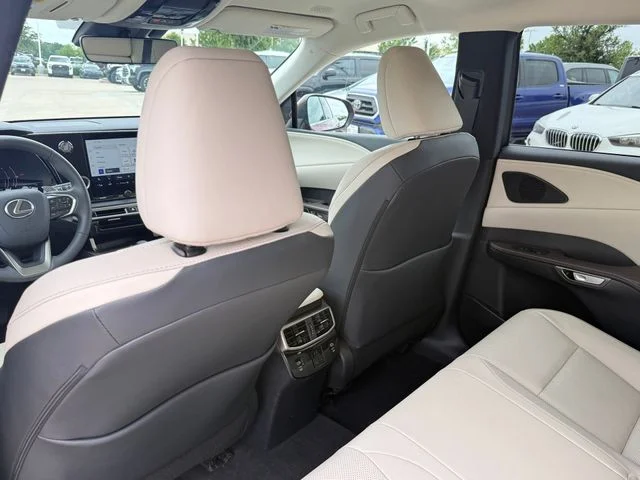 2024 Lexus RX - Image 26