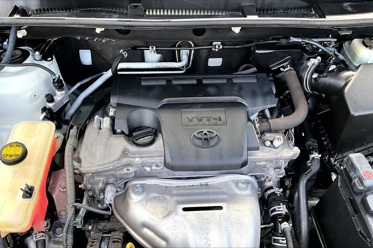 2013 Toyota RAV4 - Image 36