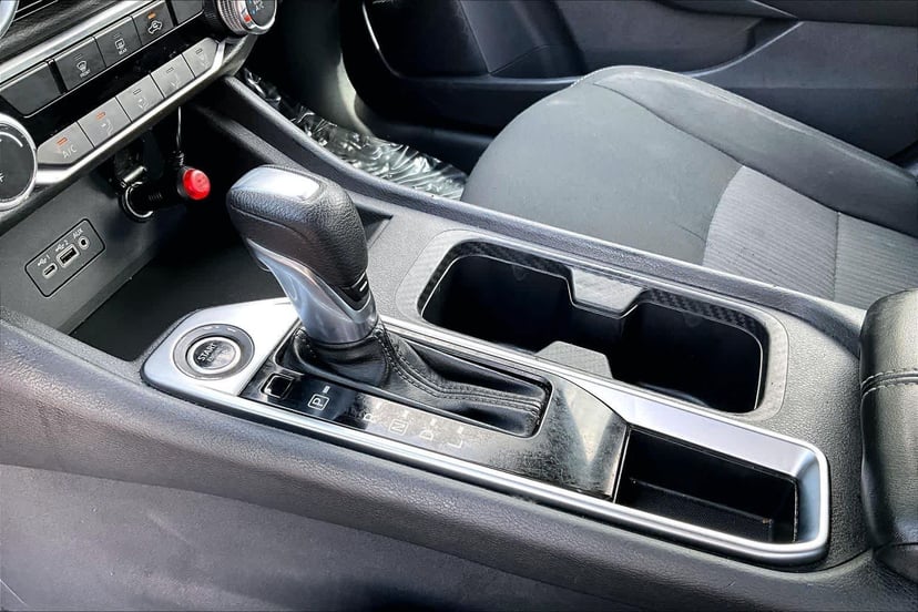 2022 Nissan Sentra - Image 16