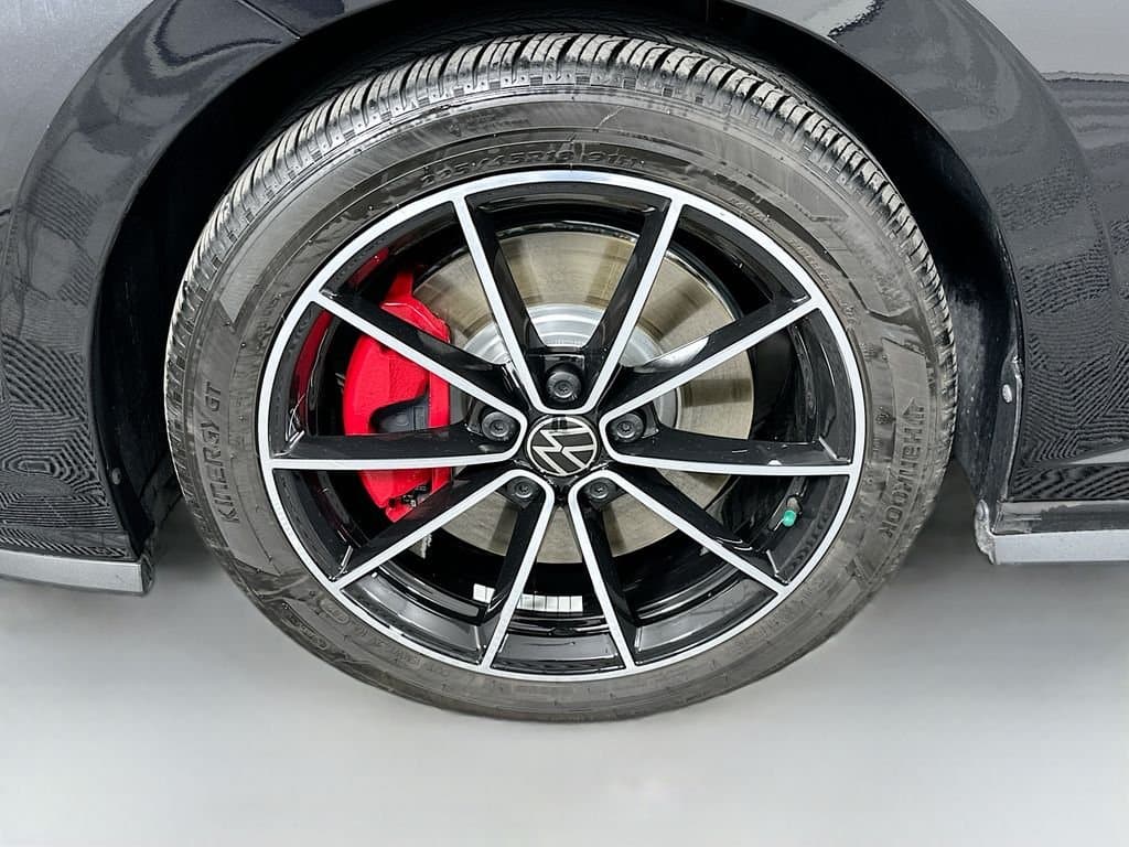 2025 Volkswagen Jetta GLI - Image 30