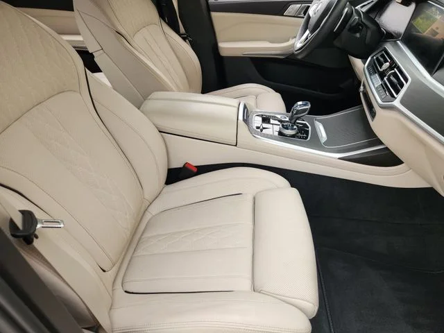 2022 BMW X7 - Image 14