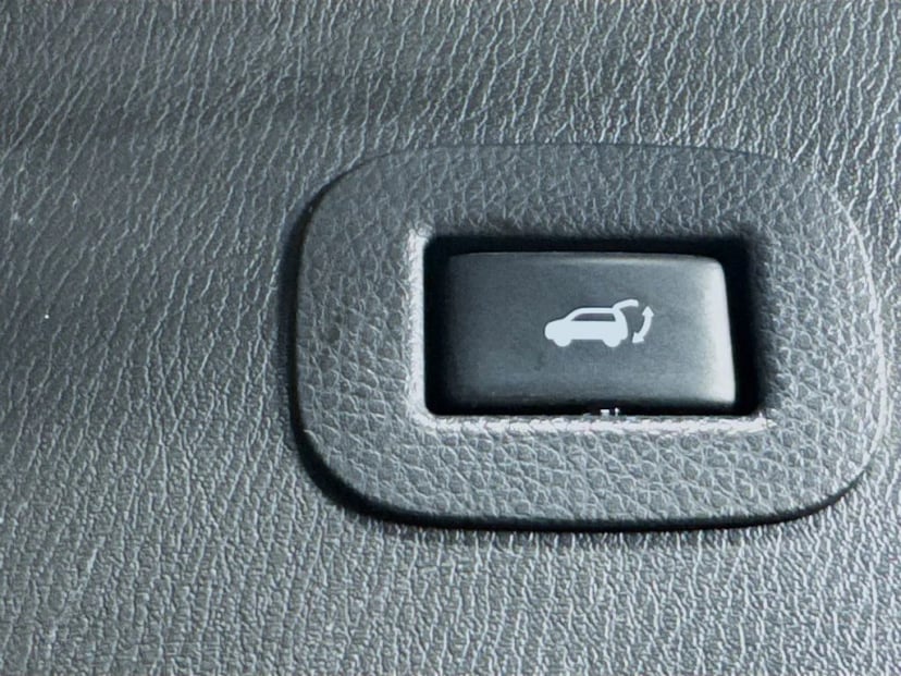 2015 INFINITI QX80 - Image 30