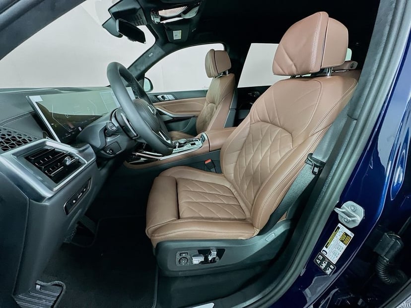 2026 BMW X7 - Image 16