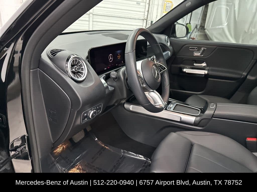 2025 MERCEDES-BENZ GLB - Image 10