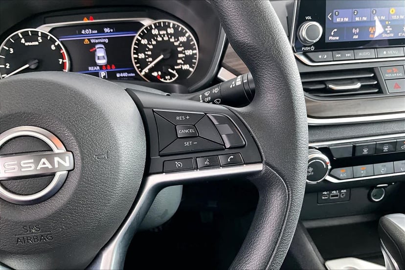2025 Nissan Altima - Image 24