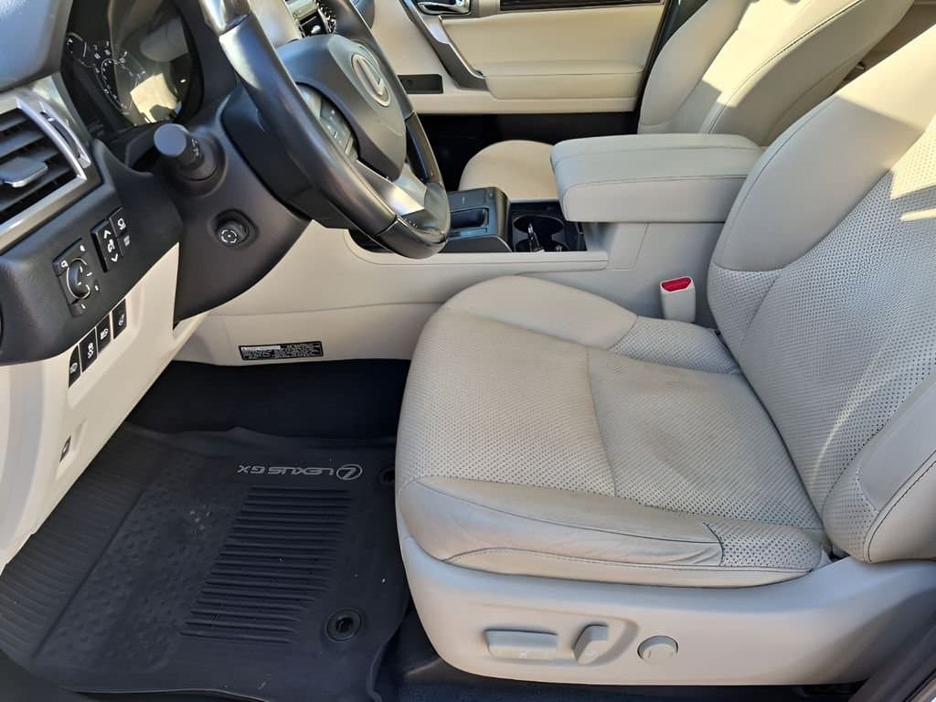 2023 Lexus GX - Image 32