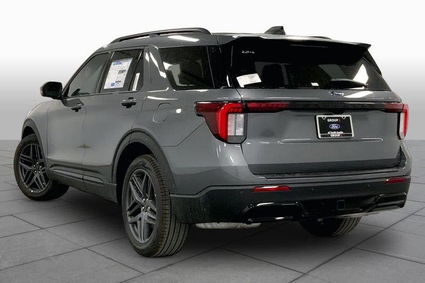 2026 Ford Explorer - Image 11