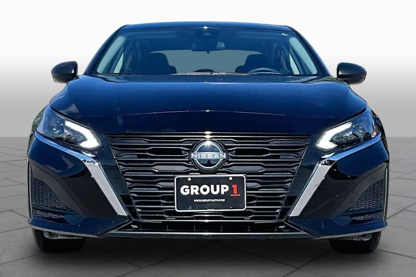 2025 Nissan Altima - Image 4