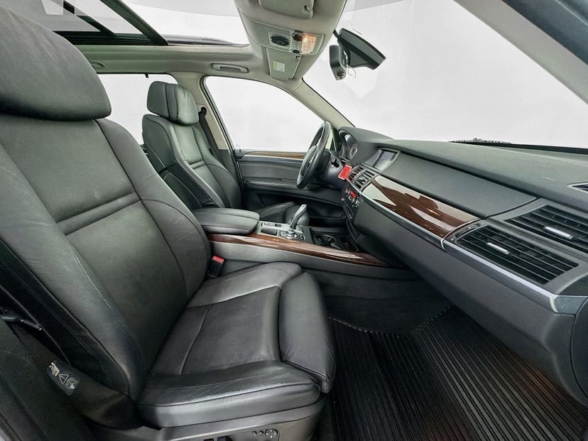 2010 BMW X5 - Image 36