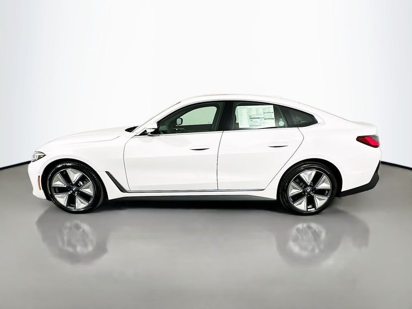 2026 BMW i4 - Image 8