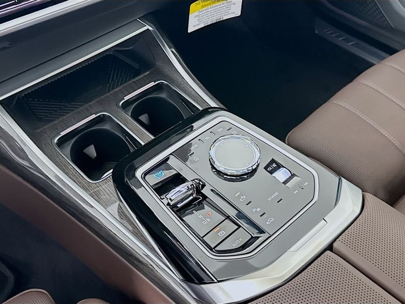 2026 BMW i7 - Image 15