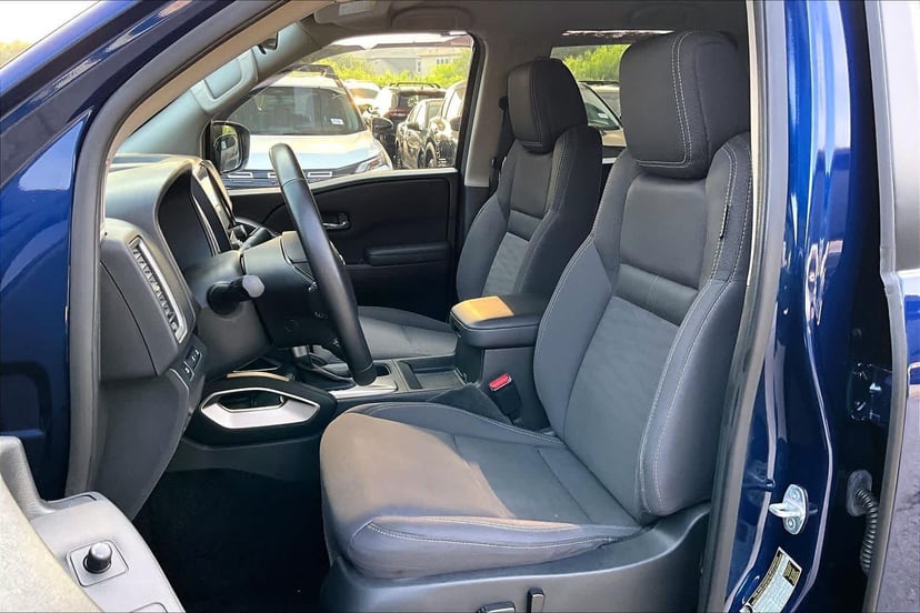 2023 Nissan Frontier - Image 8