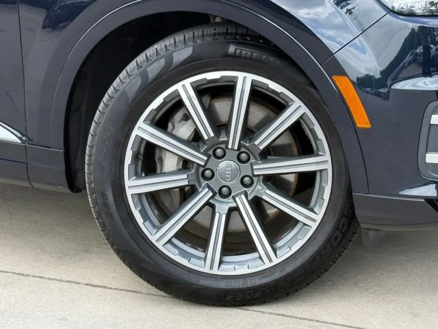 2017 Audi Q7 - Image 2