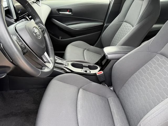 2025 Toyota Corolla Hatchback - Image 11