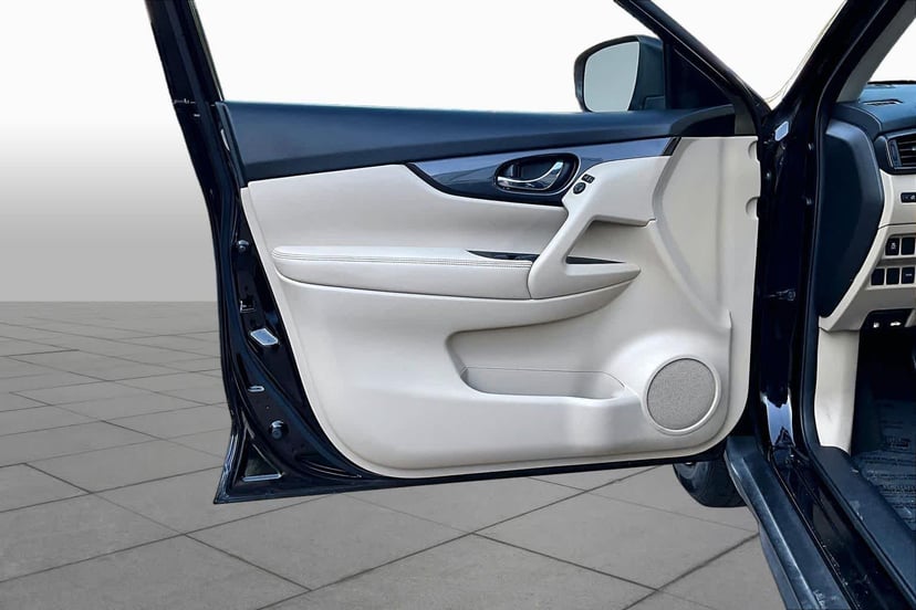 2017 Nissan Rogue - Image 21