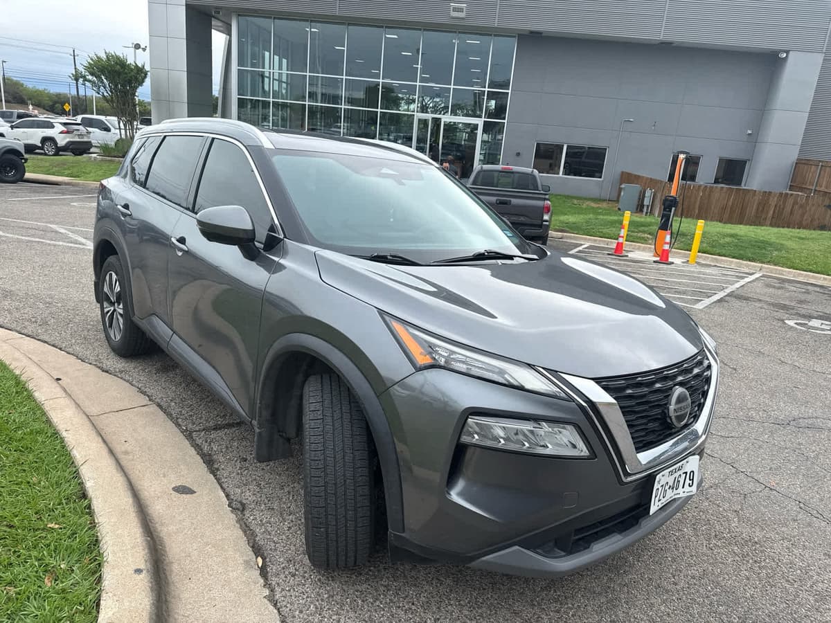 2021 Nissan Rogue - Image 2