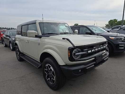 2025 Ford Bronco - Image 2