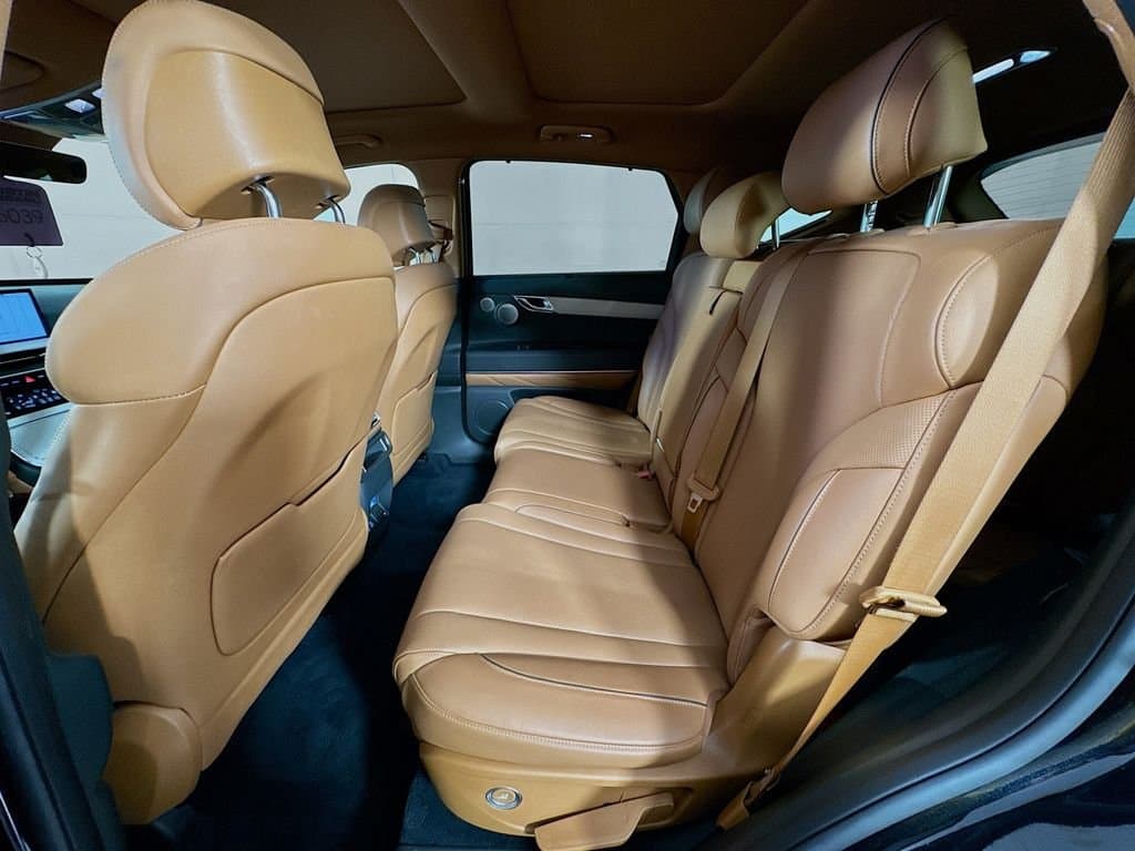 2025 GENESIS GV80 - Image 30