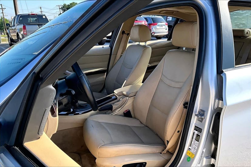 2011 BMW 328i - Image 7