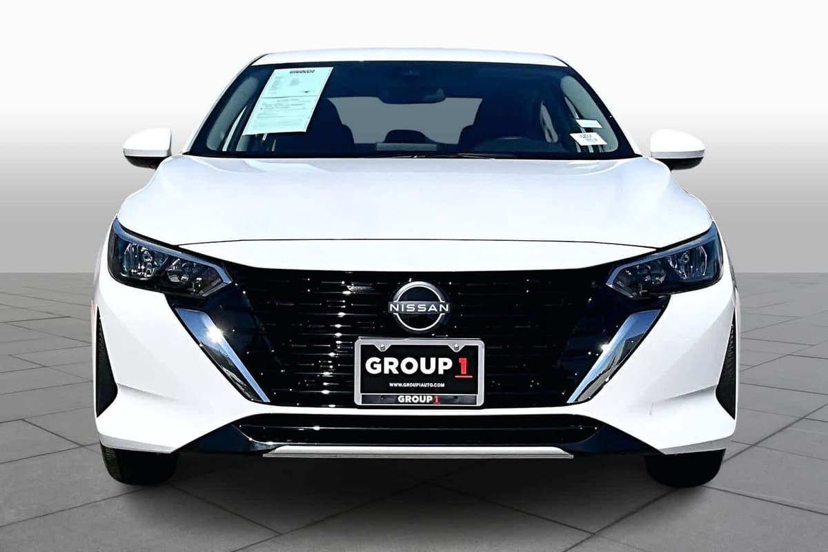 2025 Nissan Sentra - Image 4