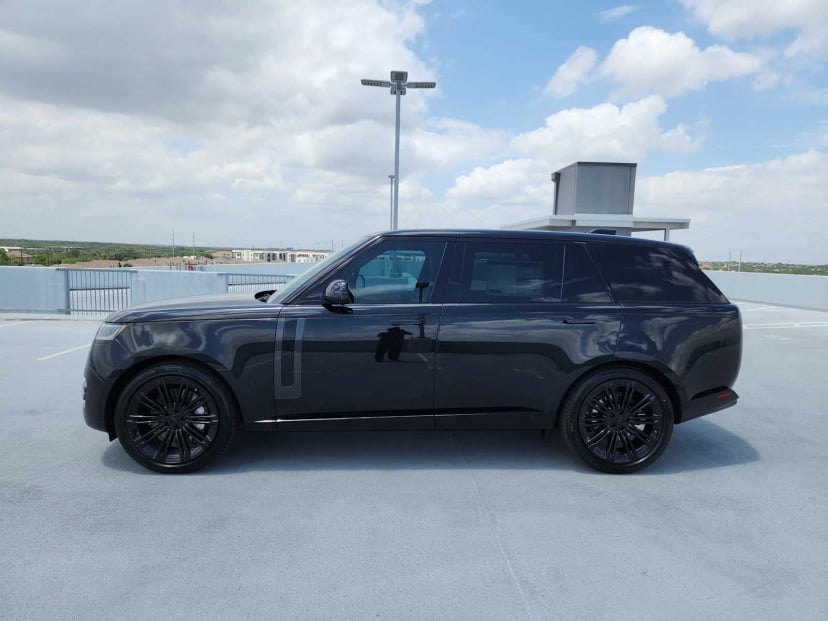 2026 LAND ROVER Range Rover - Image 4