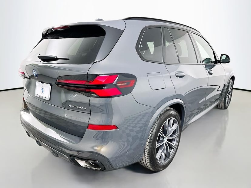 2026 BMW X5 - Image 5