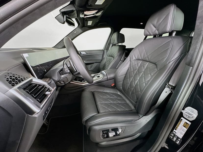 2026 BMW X7 - Image 16
