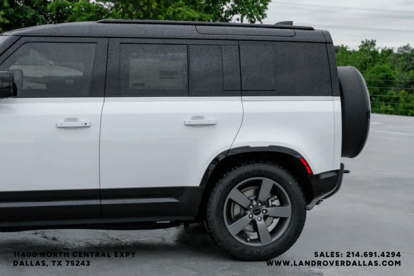 2026 Land Rover Defender 110 - Image 13