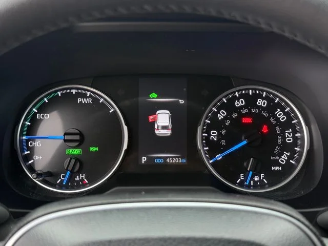 2022 Toyota RAV4 Hybrid - Image 18