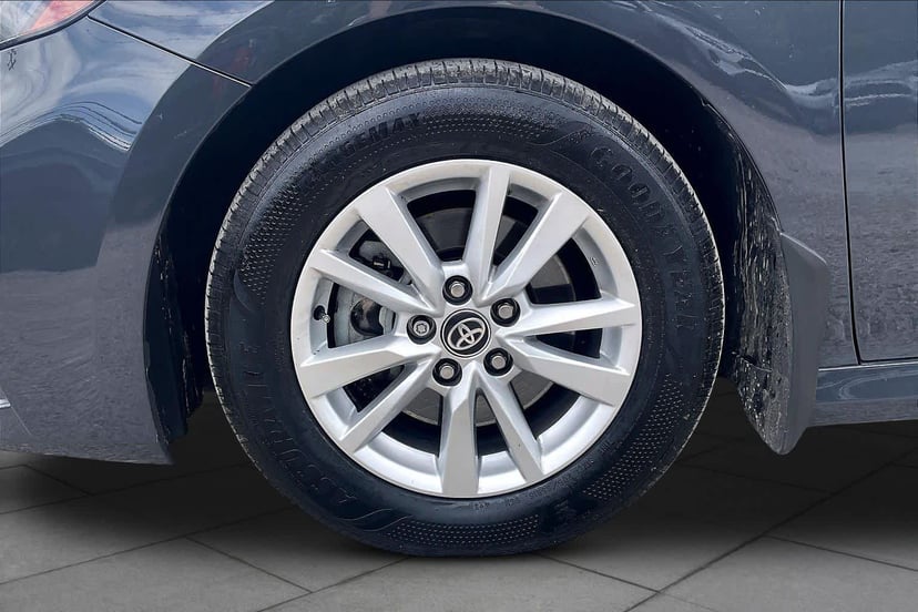 2026 Toyota Camry - Image 10