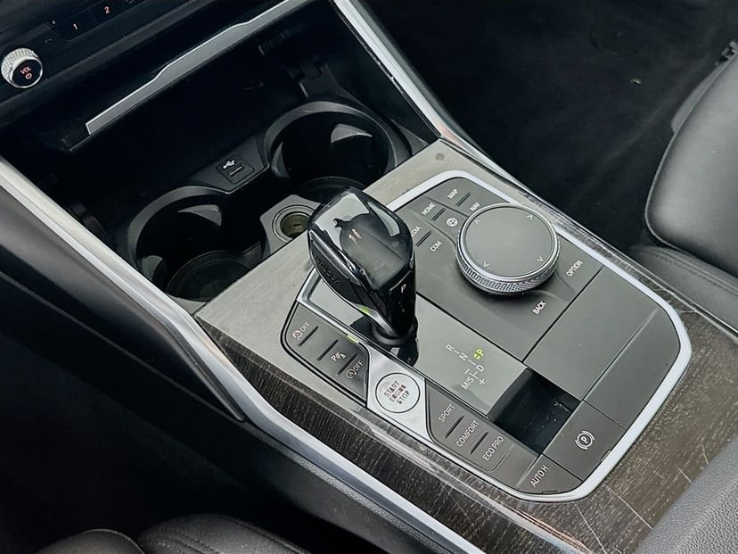 2019 BMW 3 Series - Image 17