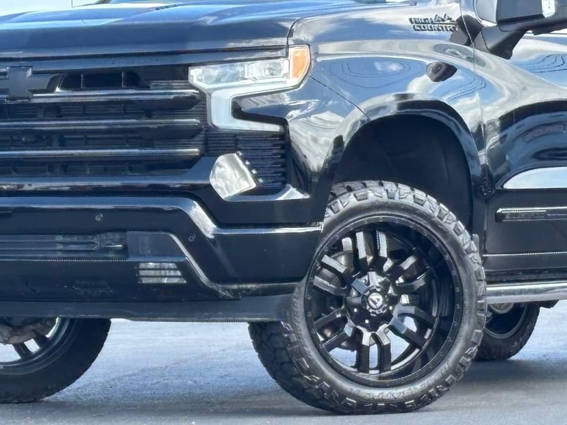 2024 Chevrolet Silverado 1500 - Image 2
