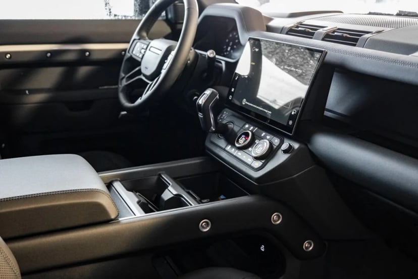 2026 Land Rover Defender 110 - Image 21
