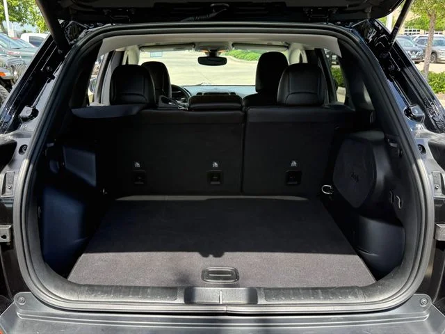2019 Jeep Cherokee - Image 27