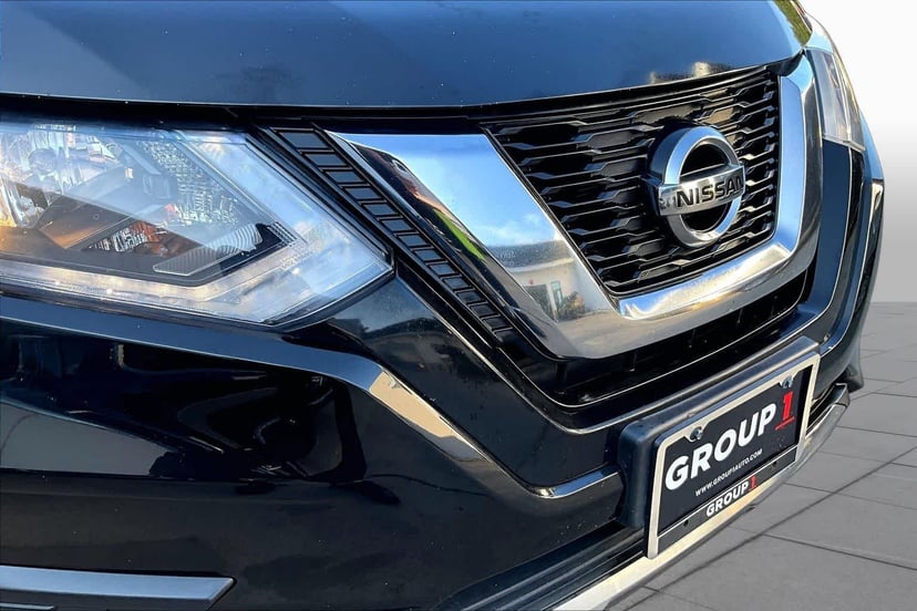 2017 Nissan Rogue - Image 29