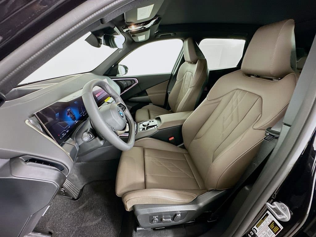 2025 BMW X3 - Image 16