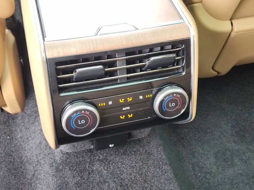 2023 Land Rover Range Rover - Image 30
