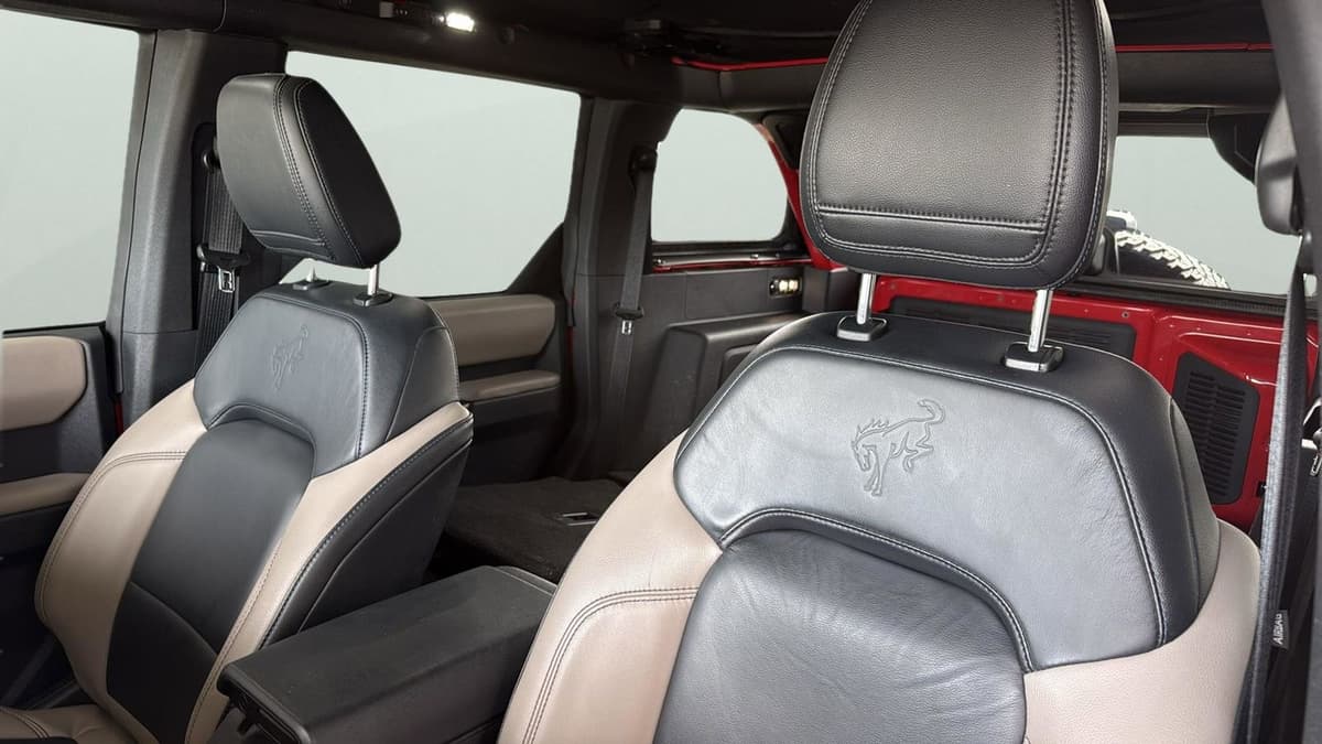 2023 Ford Bronco - Image 10