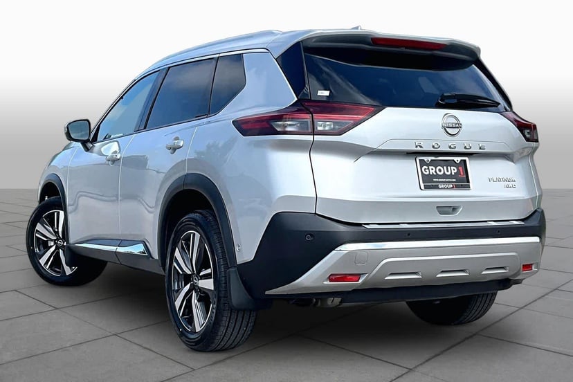 2023 Nissan Rogue - Image 12