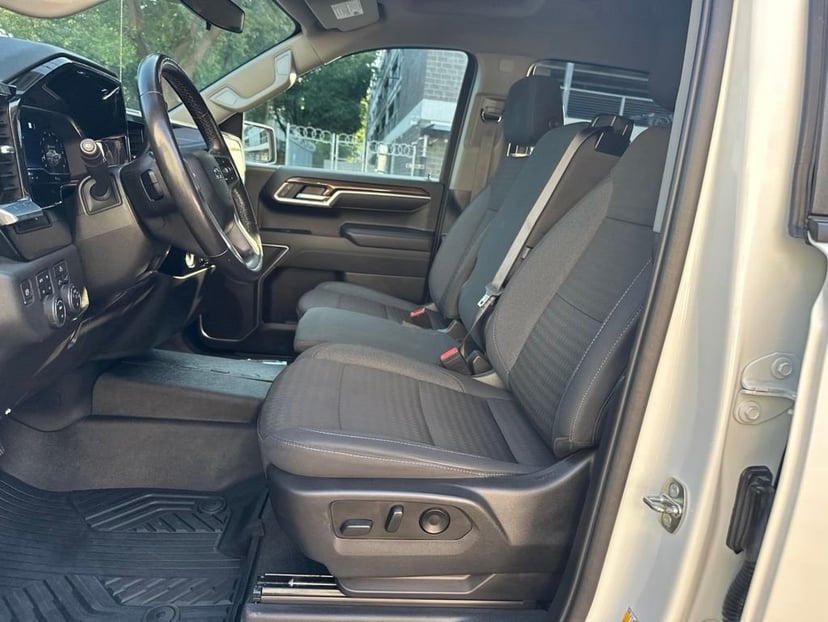 2022 Chevrolet Silverado 1500 - Image 18