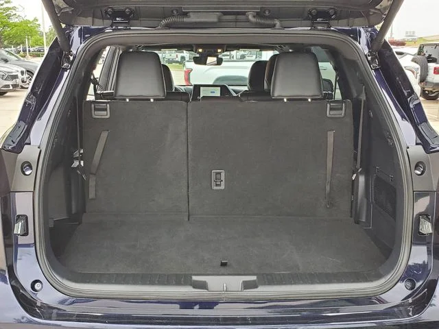 2025 Toyota Highlander - Image 28
