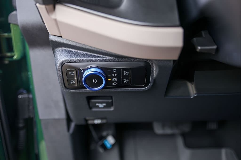 2023 Ford Bronco - Image 16